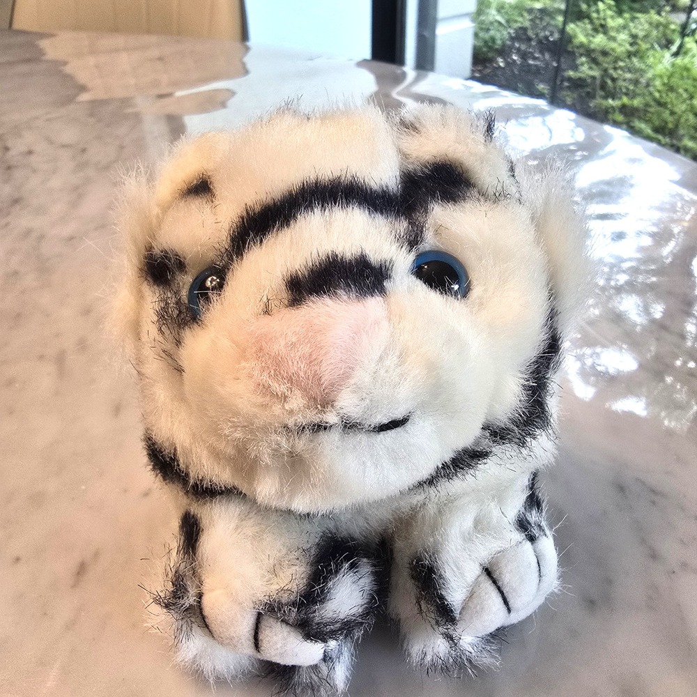 Vintage Swibco 1997 Puffkins‎ Tasha the White Tiger 4" Plush Stuffed Animal